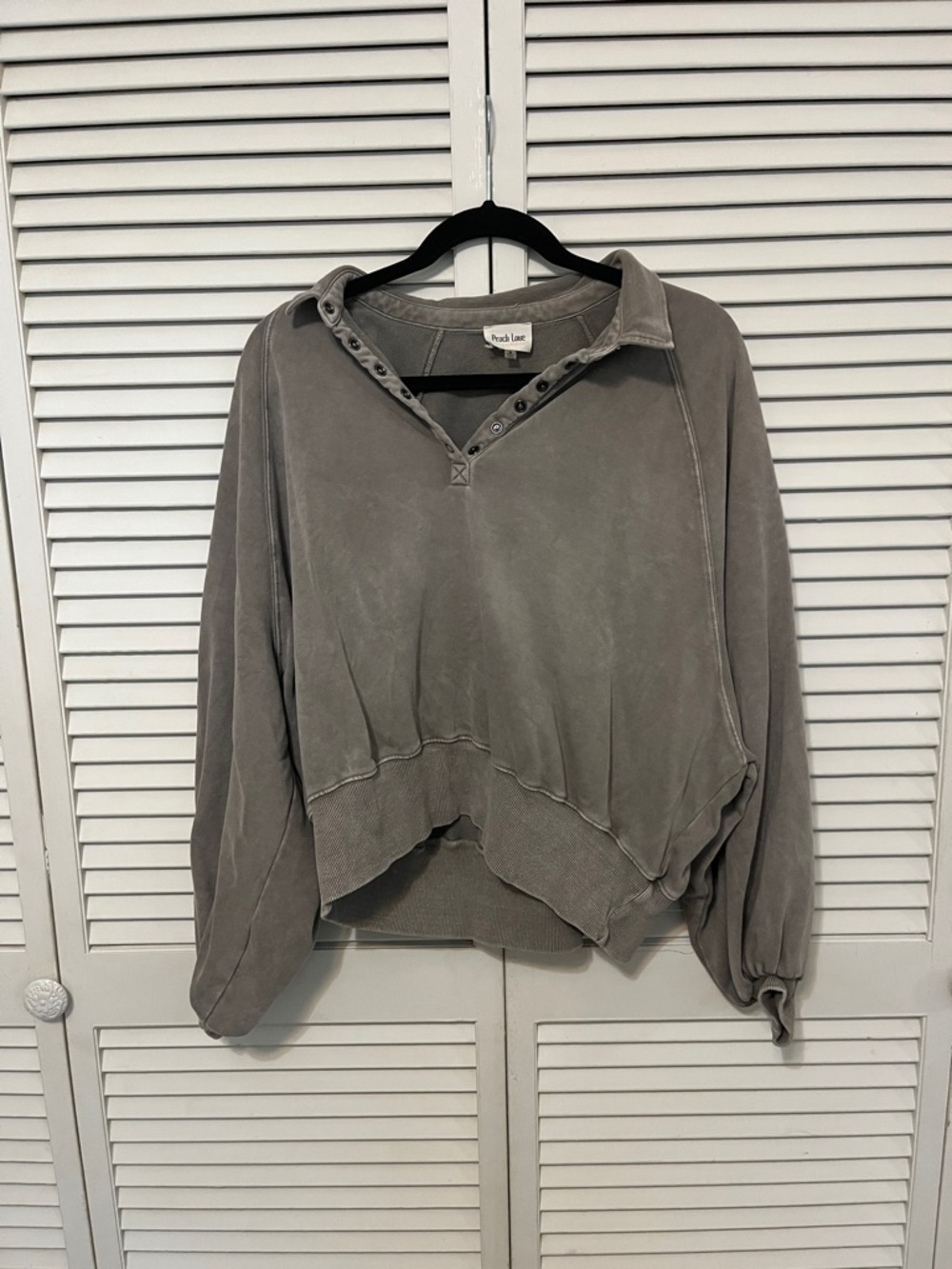 Peach Love California Washed Gray Snap-Detail Scoop Pullover
